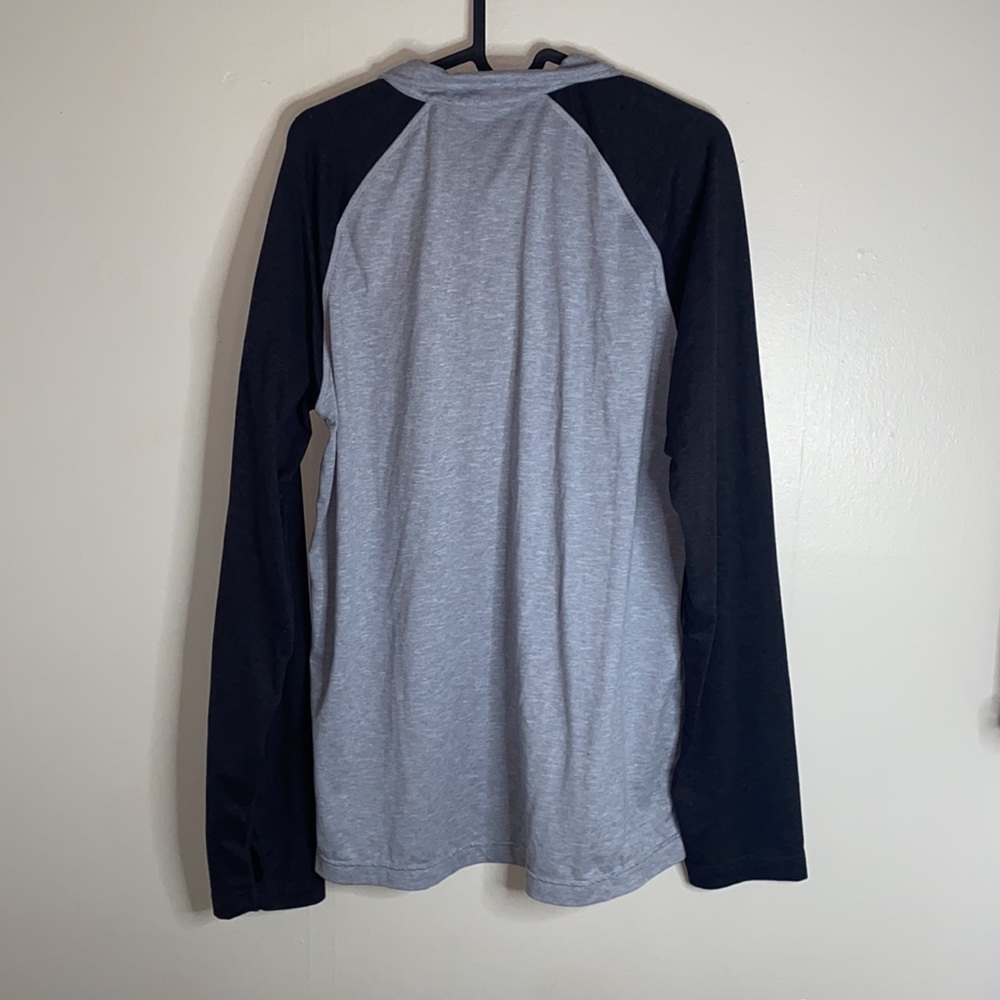 🎈Light & dark grey pullover! - Picture 6 of 7